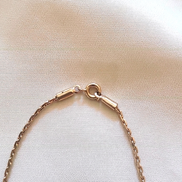 VINTAGE GOLD TONE 16" CHAIN WITH 925 FAUX PEARL PENDANT. - Picture 3 of 8